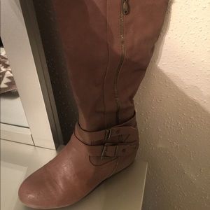 Taupe boots